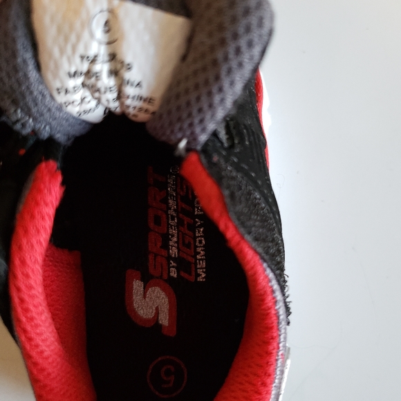 Skechers kids boys light up sneakers - Picture 10 of 11